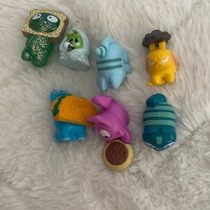 Pack of Lost Kitties toys